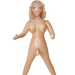 Muñeca hinchable transexual Gia Darling vista frontal