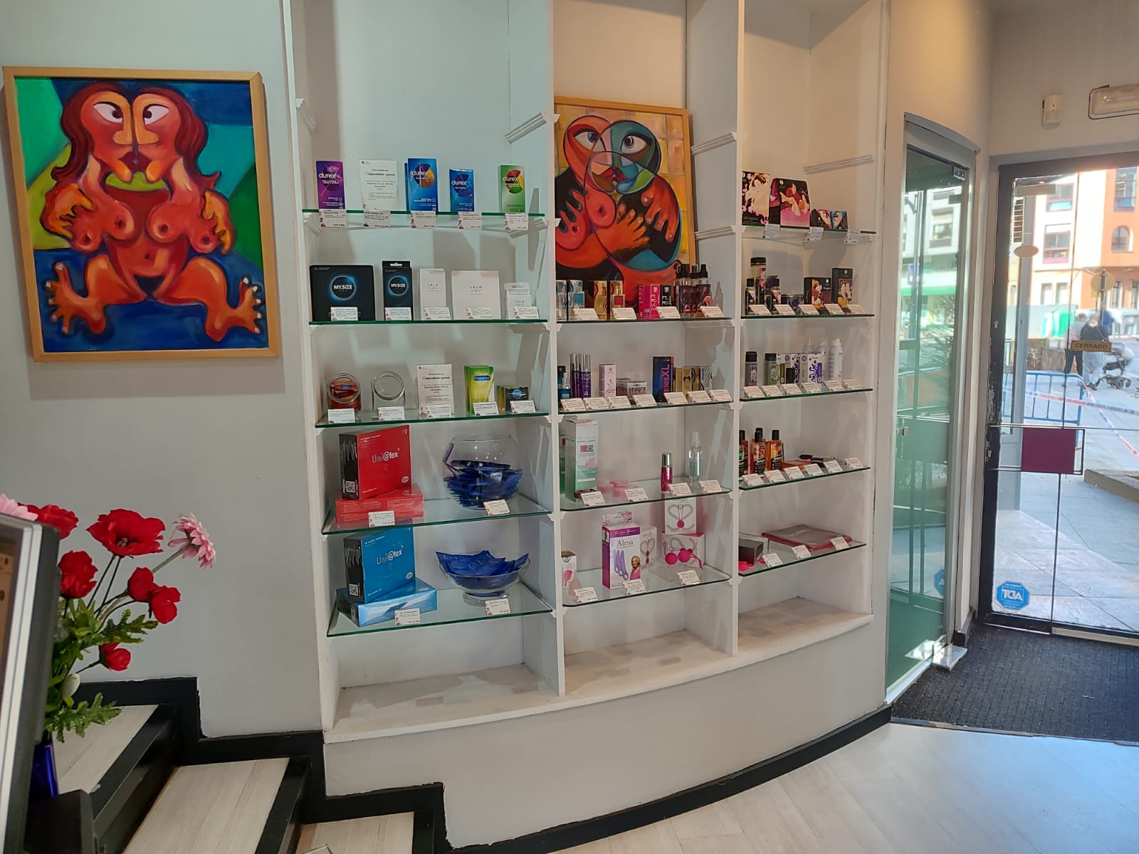 Interior tienda Ponferrada 2