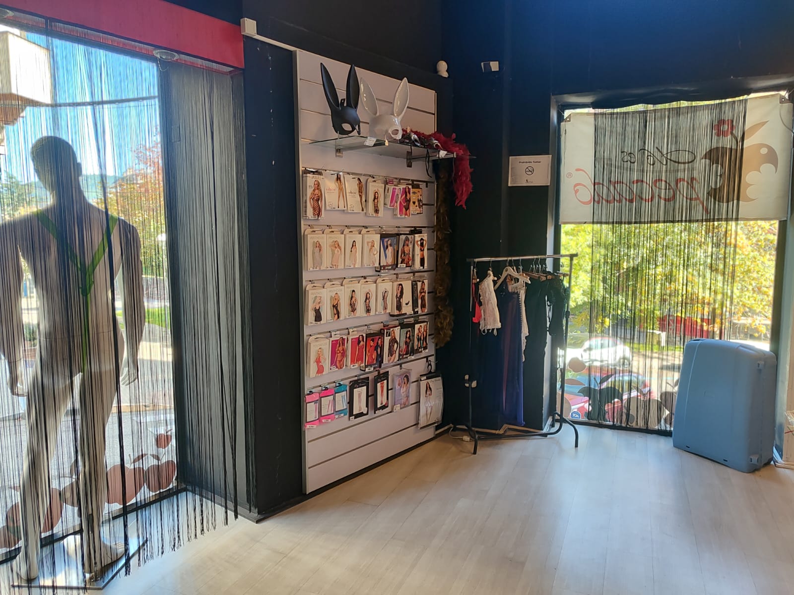 Interior tienda Ponferrada 6
